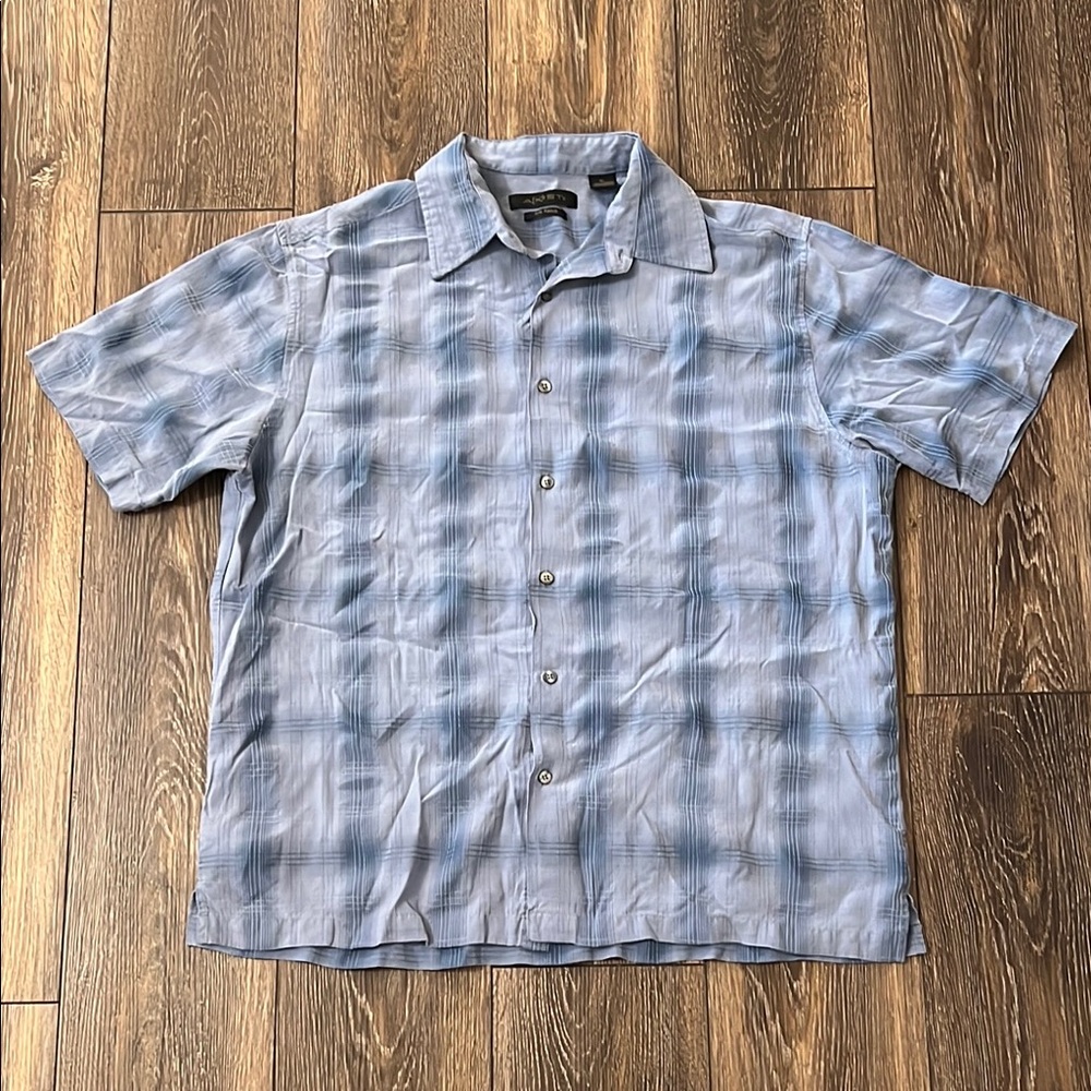Axist Silk Touch Men's XL Blue Plaid Button Down Short Sleeve Shirt